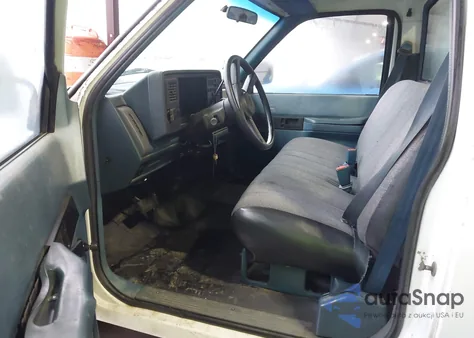 1988 Chevrolet Gmt-400 C1500 z USA, uszkodzony, nr VIN 1GCDC14H2JE101026